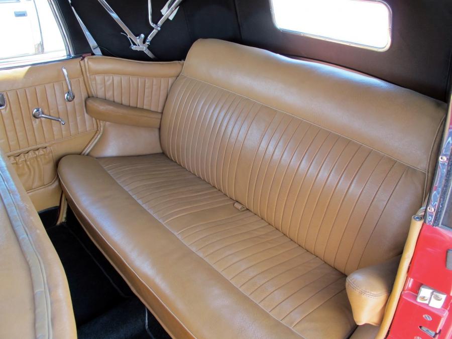 Интерьер Auburn 852 SC Dual Ratio Phaeton 1936 года  (фото 6 из 15)